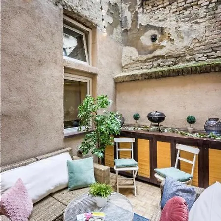 Center Studio With Sauna And Patio Apartment *